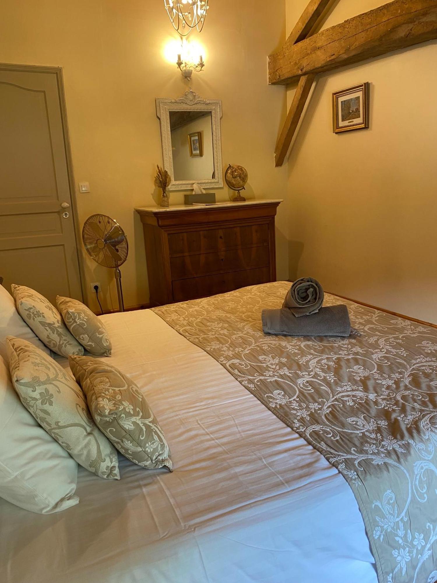 Auros Maison D'Emmannaelle מראה חיצוני תמונה