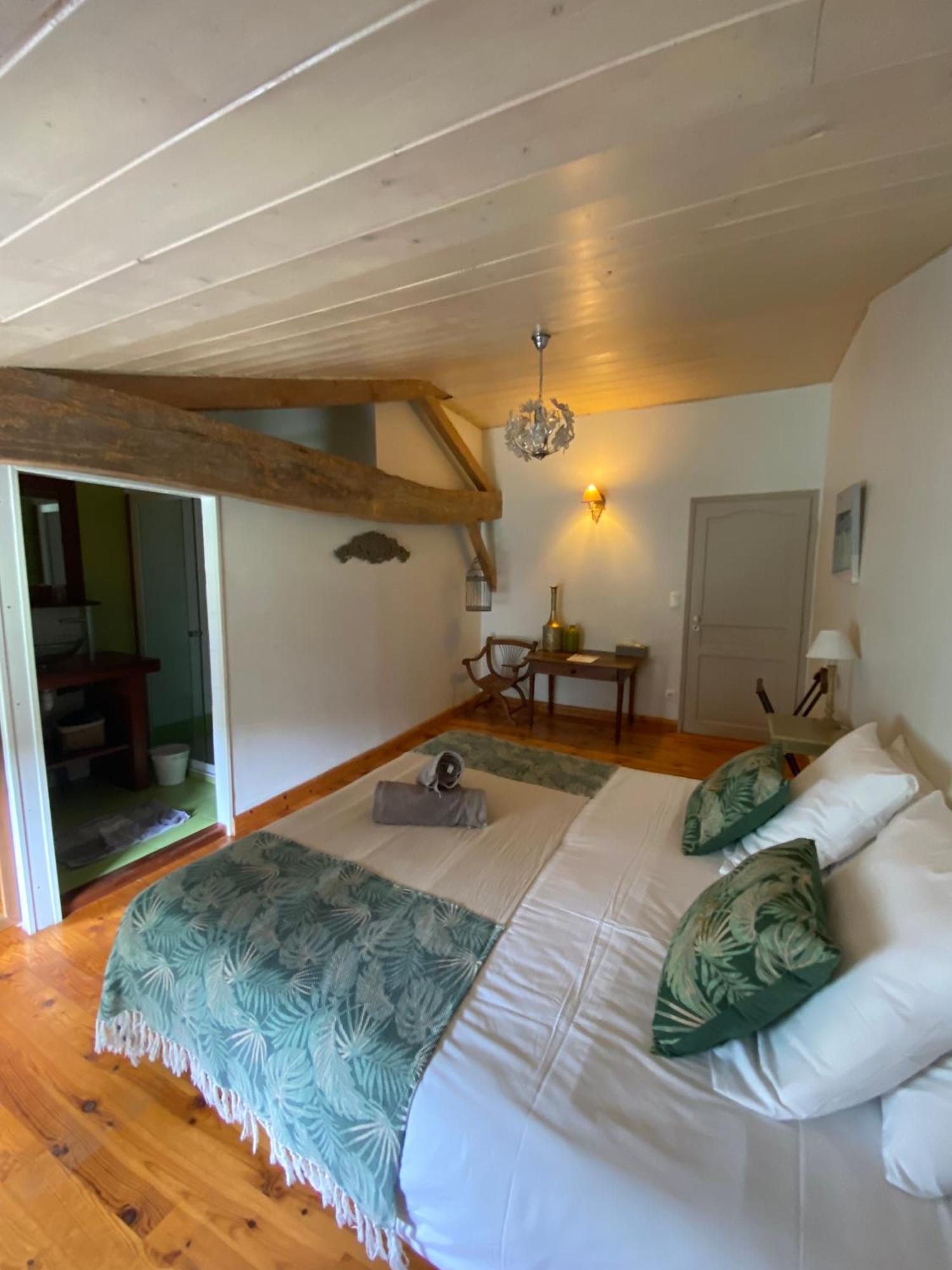 Auros Maison D'Emmannaelle מראה חיצוני תמונה